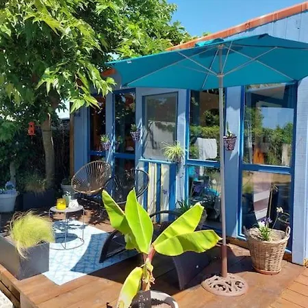 Chalet En Bois, Idealement Situe Pres De La Plage Des Seulieres * La Sabliere