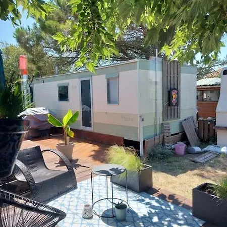 Chalé Chalet En Bois, Idealement Situe Pres De La Plage Des Seulieres *
