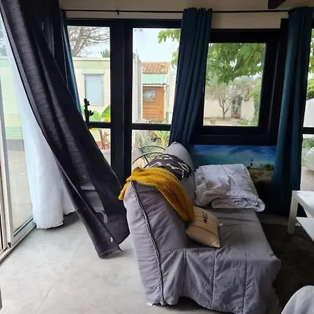Chalet En Bois, Idealement Situe Pres De La Plage Des Seulieres Chalé *
