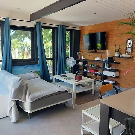 Chalet En Bois, Idealement Situe Pres De La Plage Des Seulieres La Sabliere